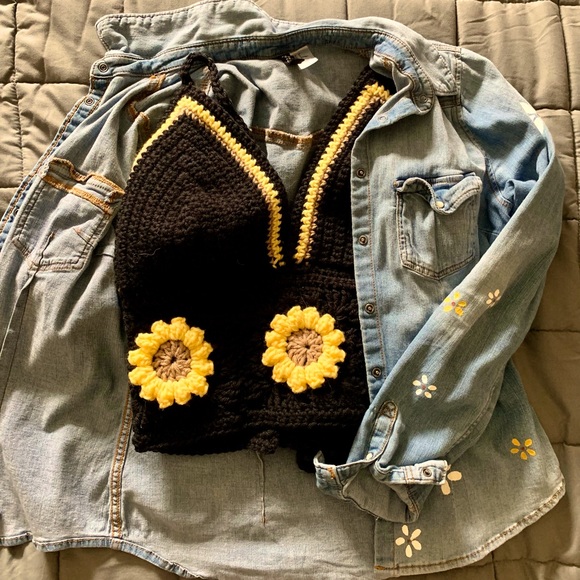 Hand crafted Sunflower Halter Top - Picture 2 of 4